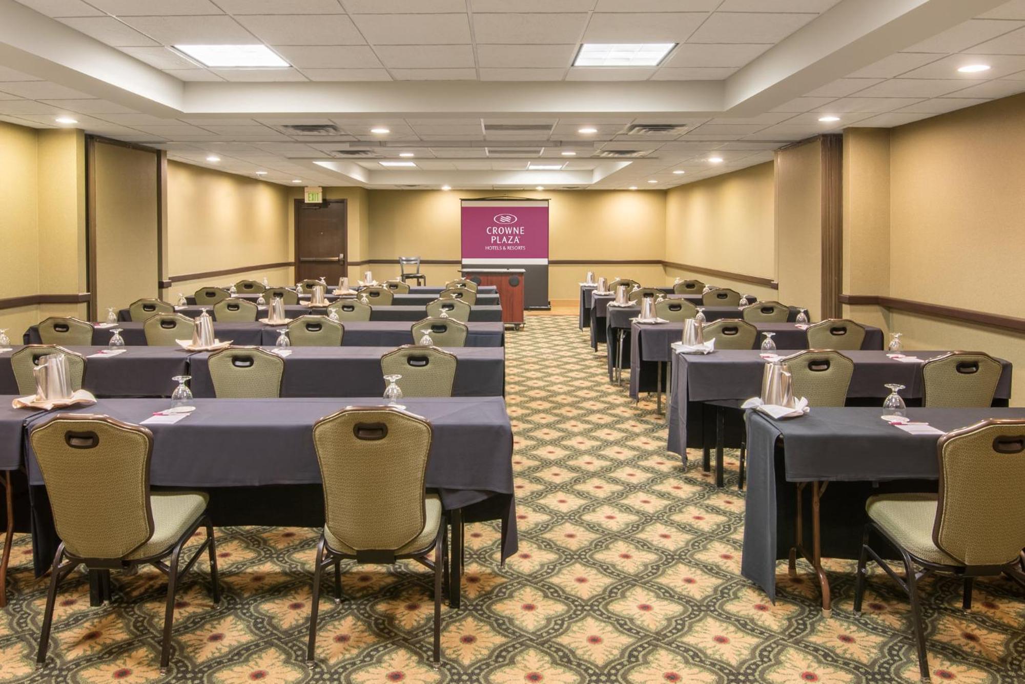 Crowne Plaza Indianapolis-Airport By Ihg Hotel Eksteriør billede