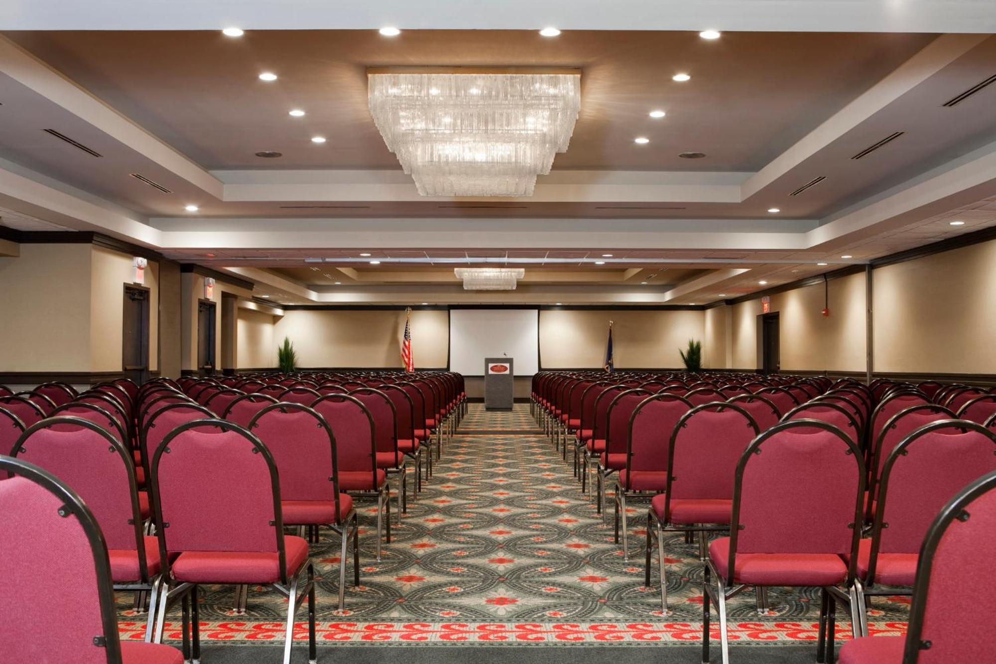 Crowne Plaza Indianapolis-Airport By Ihg Hotel Eksteriør billede