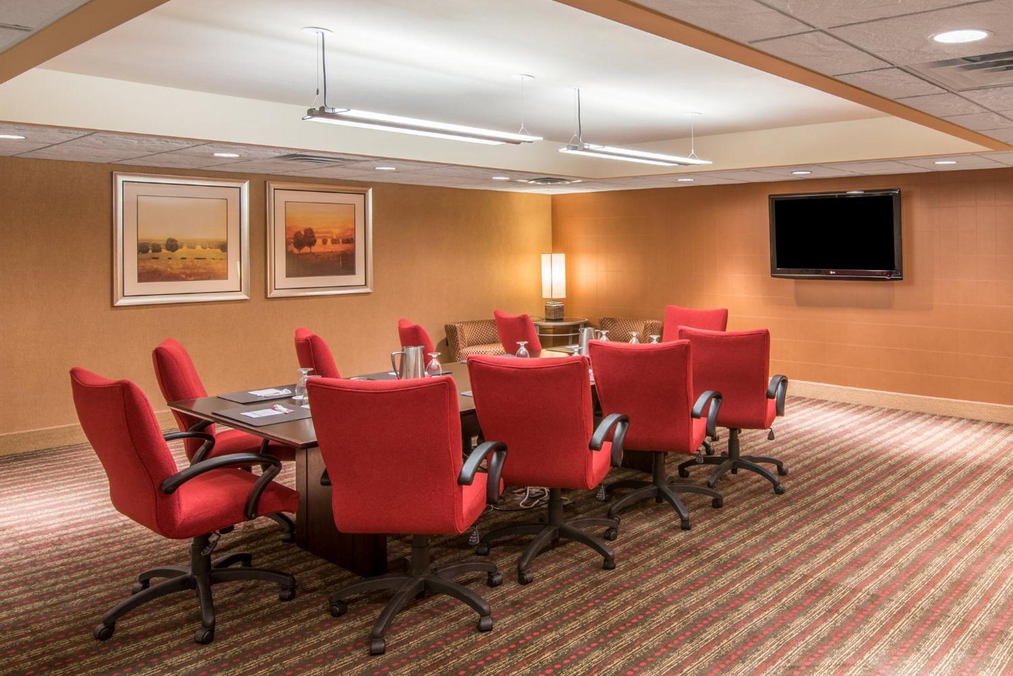 Crowne Plaza Indianapolis-Airport By Ihg Hotel Eksteriør billede